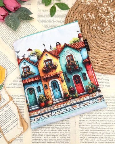 Przejdź do produktu Book Sleeve UROCZE KAMIENICZKI