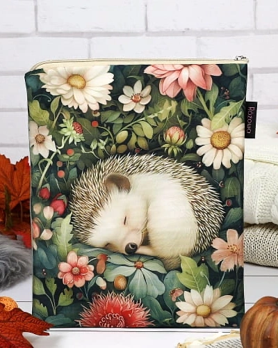 Przejdź do produktu Book sleeve ŚPIĄCY JEŻYK