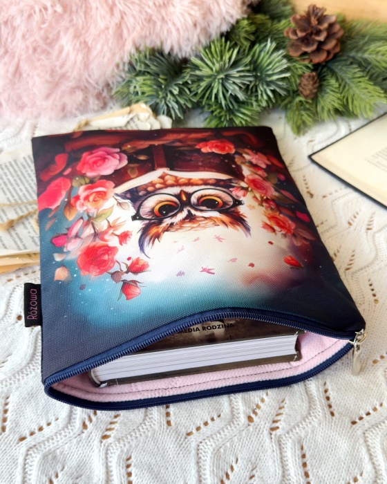 book sleeve wsuwane etui na książki, zeszyty lub tablet, wzór zaczytana sowa, wnętrze