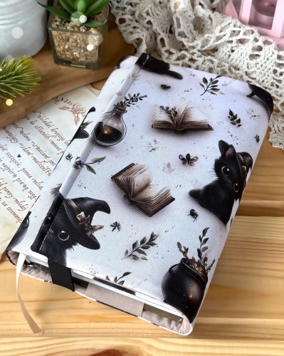 Przejdź do produktu Etui na książkę KOCIA MAGIA 
