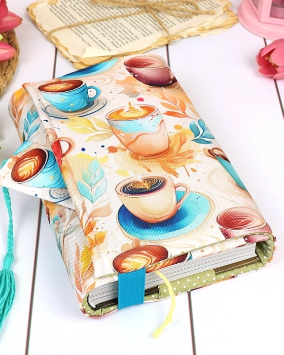 etui na książkę we wzorze caffee latte idealne dla miłośnika książek i kawy