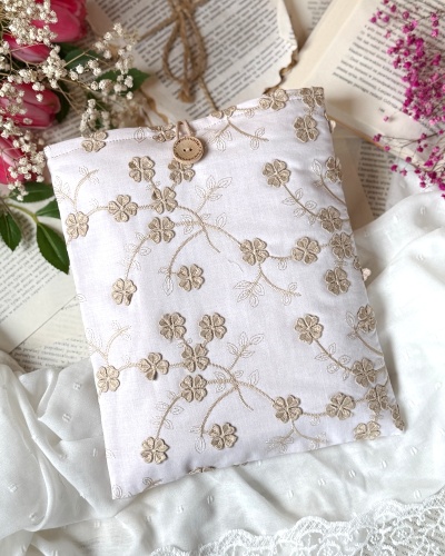 Przejdź do produktu Book Sleeve OTULONA CISZĄ