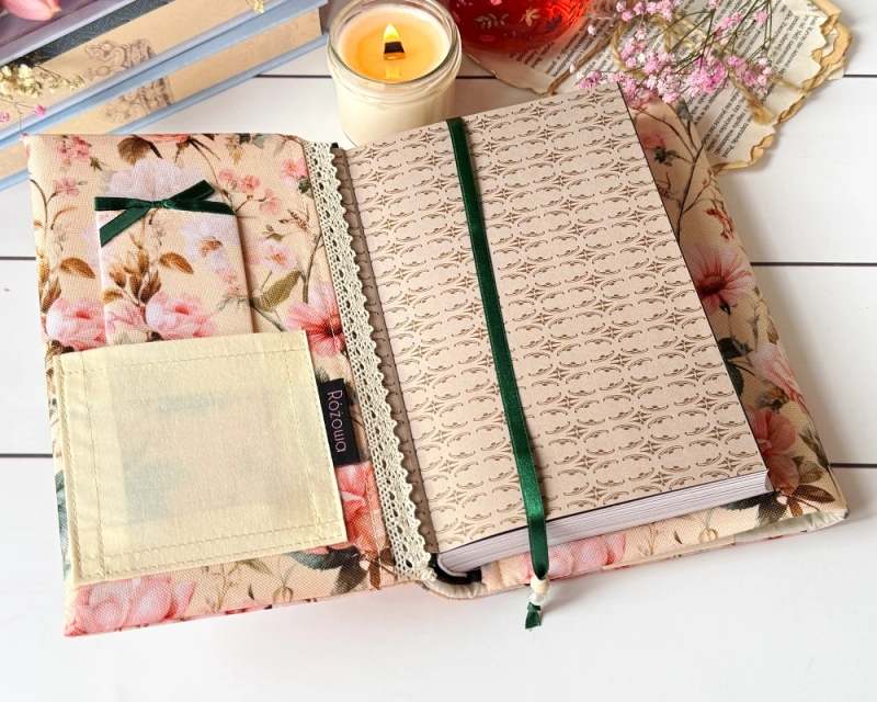 ręcznie szyte etui na książki cichy poranek, z kieszonka na zakładki, widok wnętrza etui