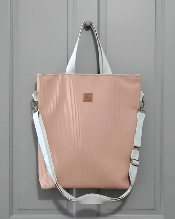 torebka sztruksowa damska w kolorze łososiowym, zamykana na zamek