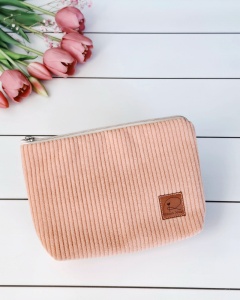 sztruksowa kosmetyczka w kolorze łososiowym