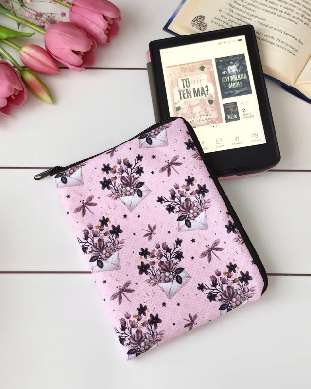 etui na czytnik 6 cali zamykany na zamek we wzorze sekretny list