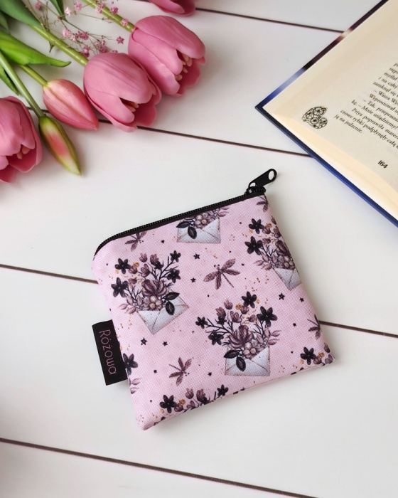 mała saszetka, organizer do torebki na leki, drobiazgi wzór w kwiaty