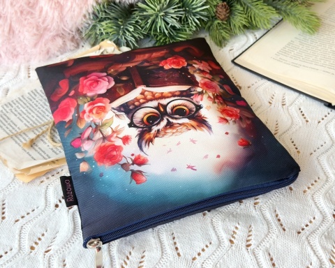 book sleeve wsuwane etui na książki, zeszyty lub tablet, wzór zaczytana sowa, tył