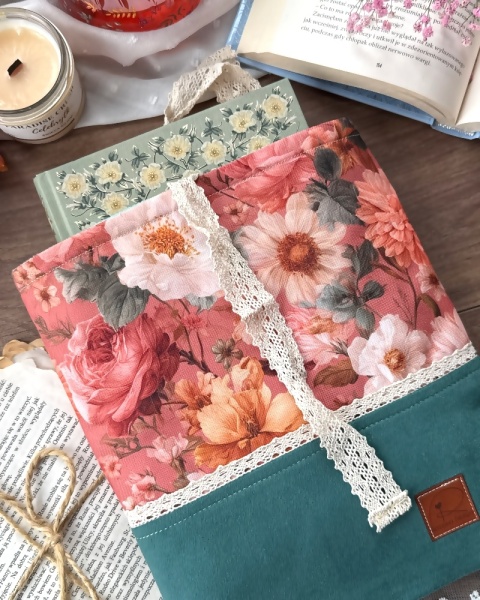 Book Sleeve , otulacz na książki ROMANTYCZNE CHWILE