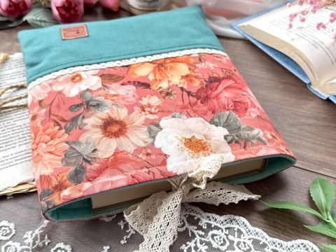 Book Sleeve , otulacz na książki ROMANTYCZNE CHWILE