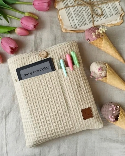 WAFLOWE ETUI W KOLORZE WANILII