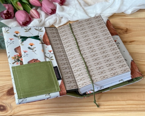 Etui na książkę KAPIBARA BLOOM - personalizuj