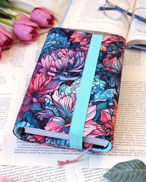 wodoodporne etui na książkę w stylu bridgerton