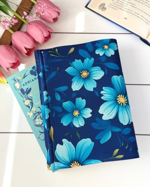Etui na książki NIEBIESKIE MALOWANE KWIATY - personalizuj