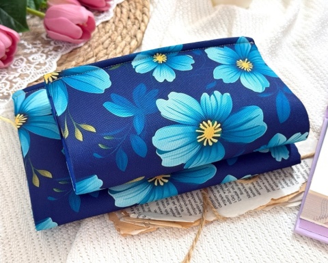 Etui na mniejsze książki NIEBIESKIE MALOWANE KWIATY