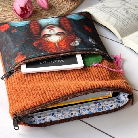 Book Sleeve z kieszonką ANNE AND BOOKS