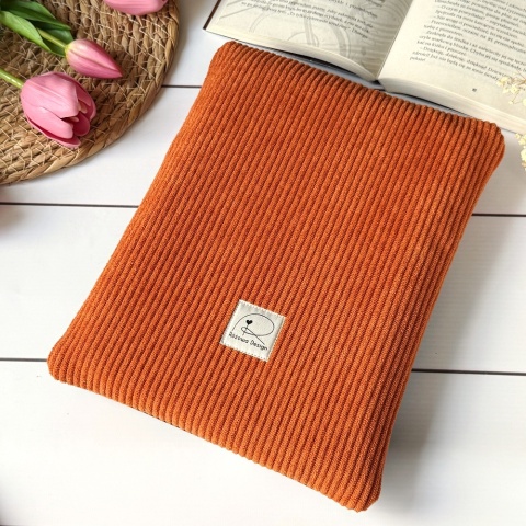 Book Sleeve z kieszonką ANNE AND BOOKS