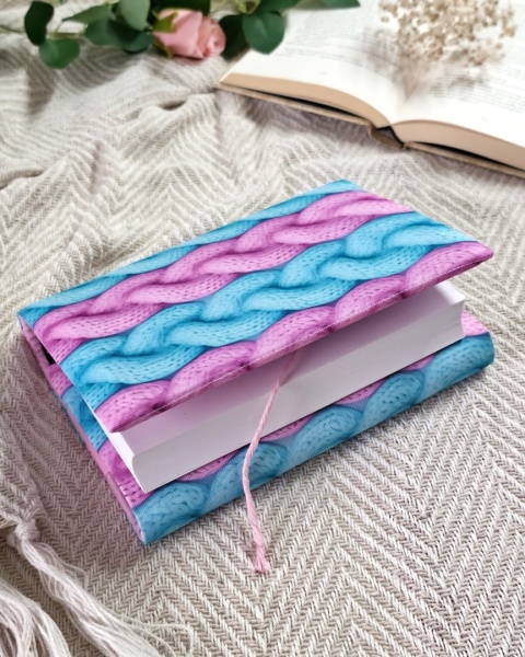 Etui na książkę PASTELOWY SWETEREK
