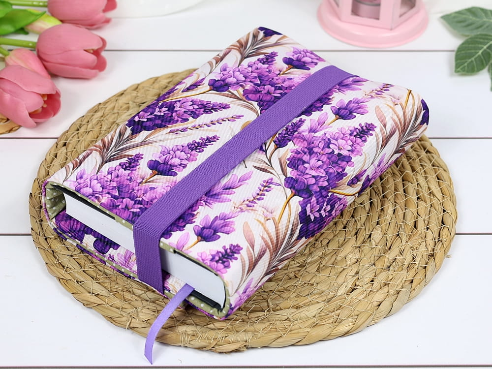 otulacz na książki handmade wzór w lawendy, zamykane na mocną gumkę, widok tyłu